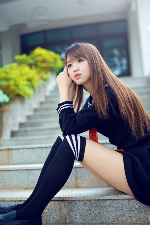 仰泳赛道瑞士选手节奏精准，仰泳纪录