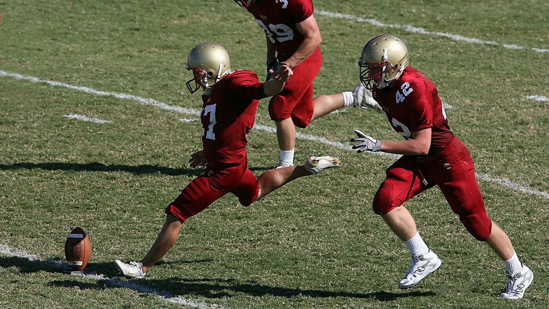 安东·李恩：他是全黑队防守和进攻的双重保障，能力全面，安东内利什么水平